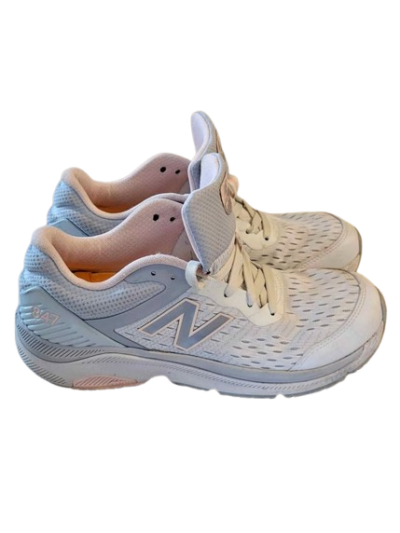 Women's New Balance 847v4 Shoes — Size 9.5 (like New)