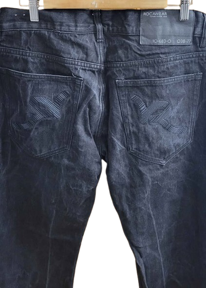 Men's Vintage Rocawear Jean's — Size 36 (Black) - Image 3