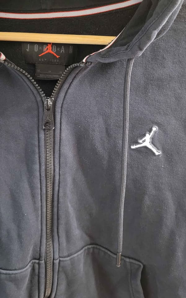 Men's Jordan Zip-up Hoodie — Size Medium - Image 5